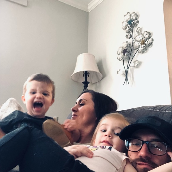 Meet your Posher, Danielle - Picture 3 of 6